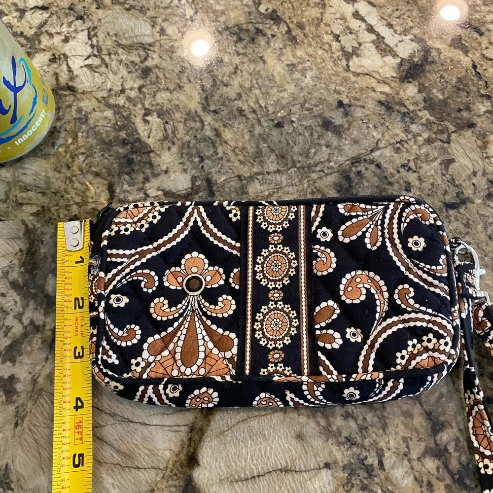 Vera Bradley Black Paisley wristlet EUC - Picture 3 of 7